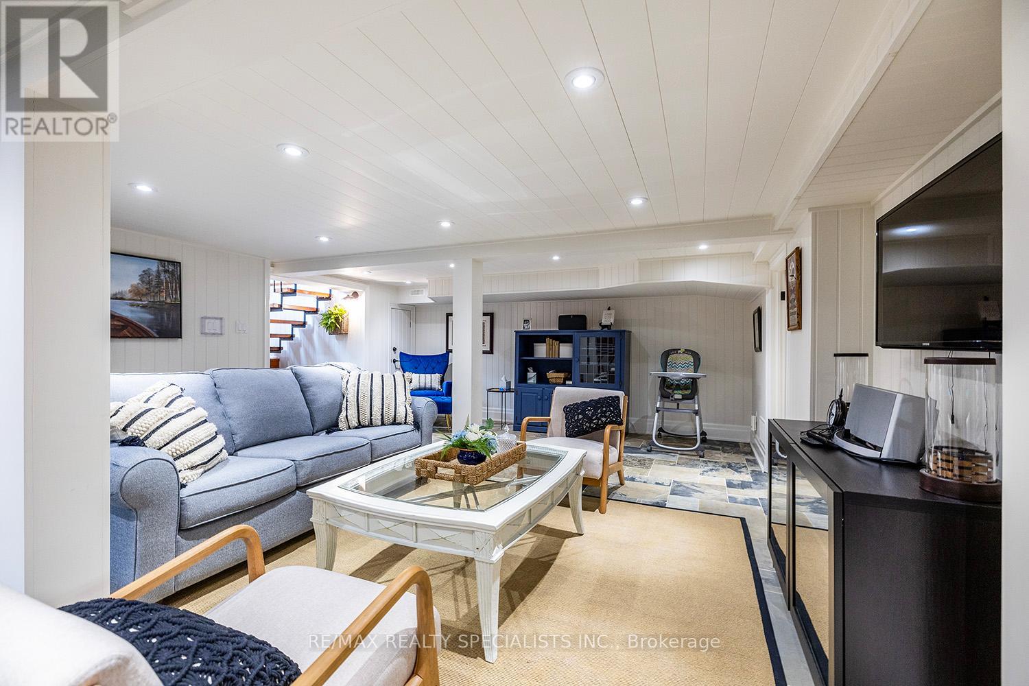 127 DRIFTWOOD VILLAGE ROAD - 44