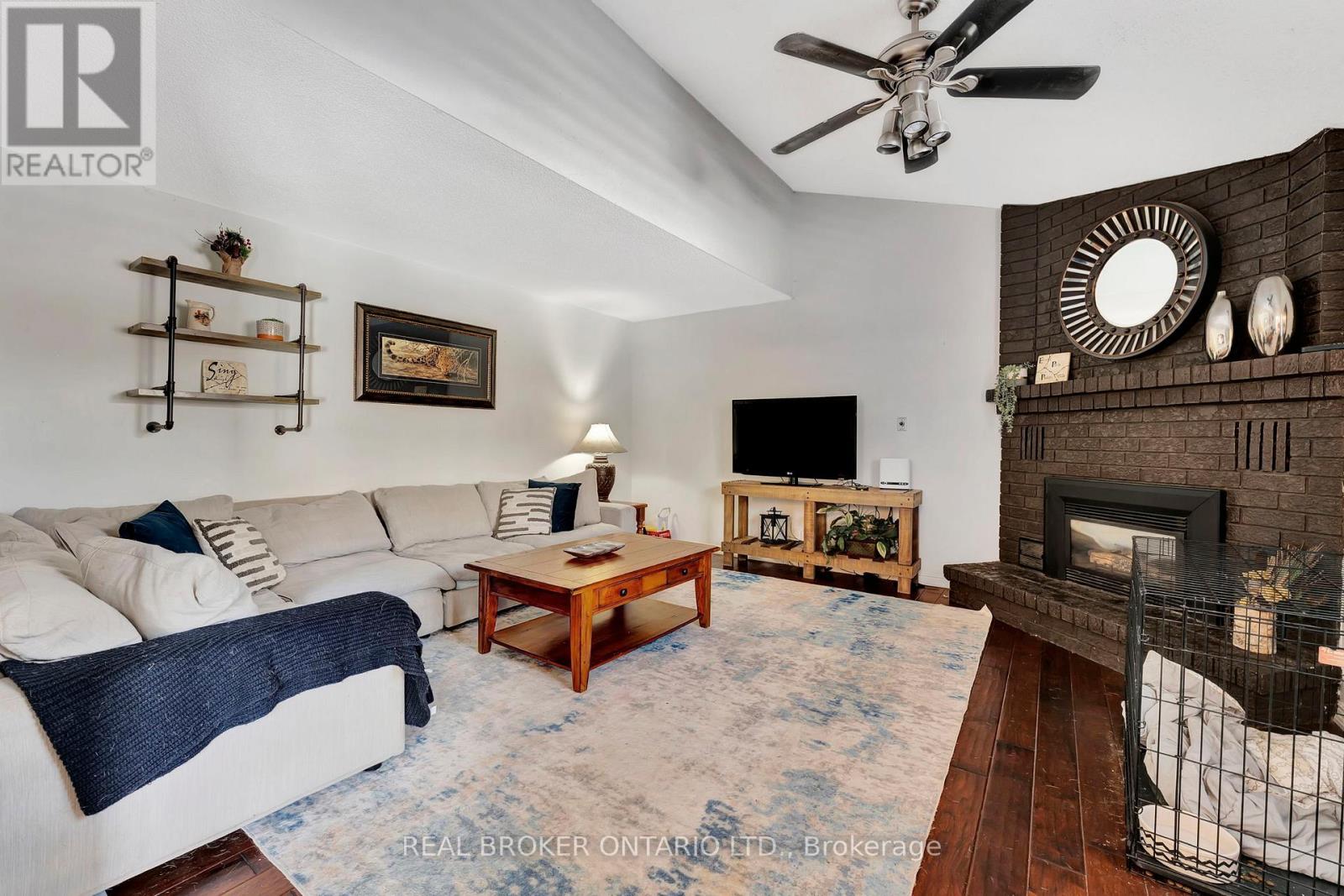 52 BECKETT DRIVE - 18