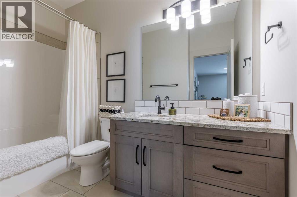 648 Sixmile Crescent S - 33