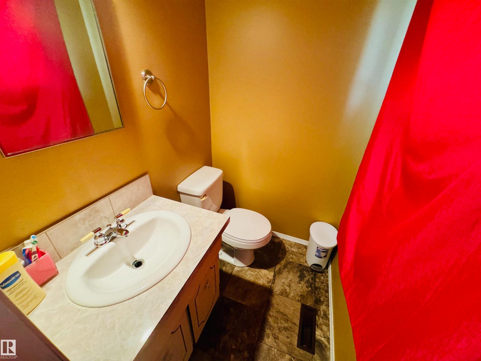 4210 48 AV - Image 12