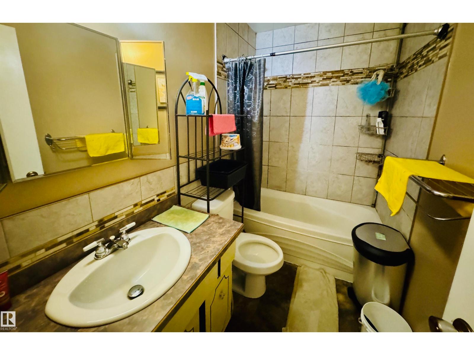 4210 48 AV - Image 14