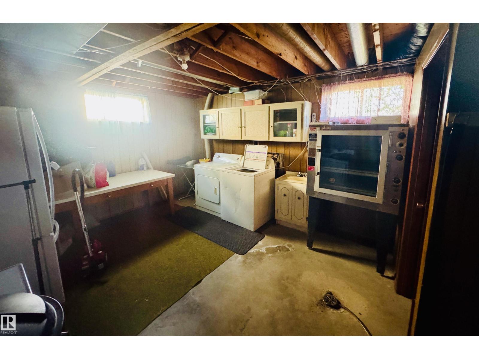 4210 48 AV - Image 19