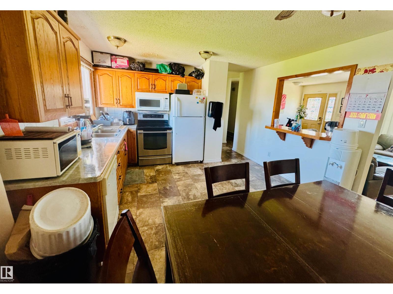 4210 48 AV - Image 5