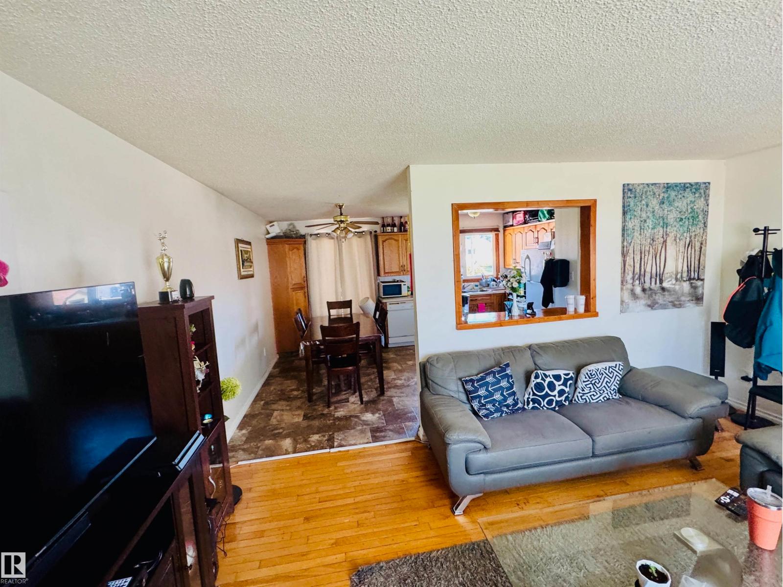 4210 48 AV - Image 8