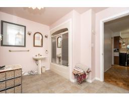 20088 Fernridge Crescent, Langley, BC V2Z1X4 Photo 16