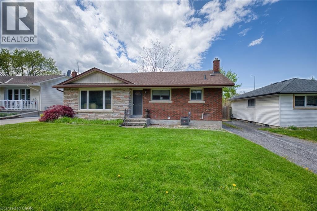 25 WARKDALE Drive - 1