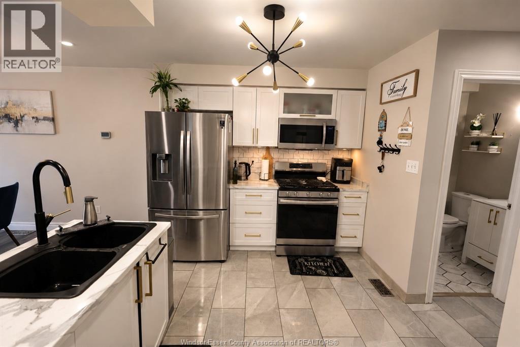 1030 SOUTH PACIFIC AVENUE - 8