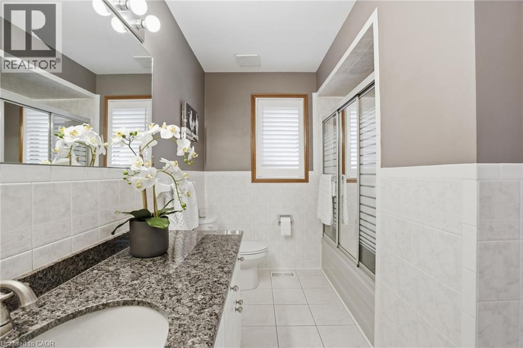 32 HIGHBURY Drive - Image 19