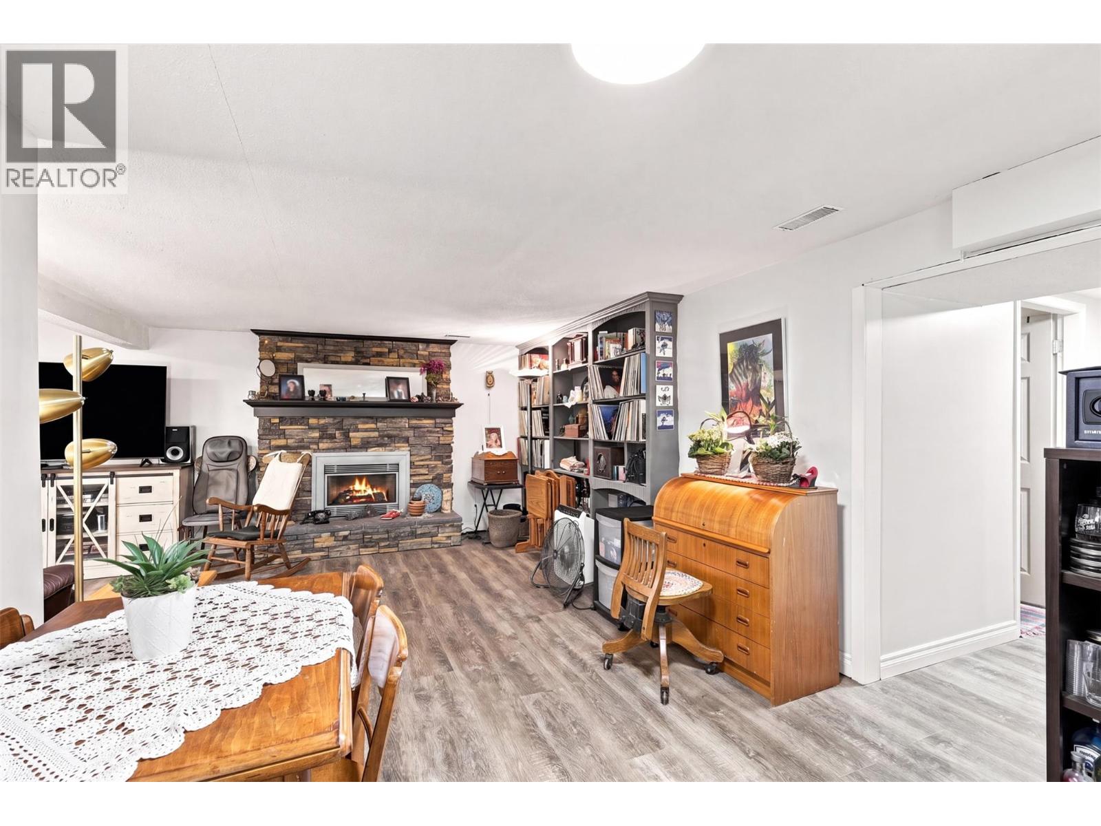 897 WAWN Road - 56
