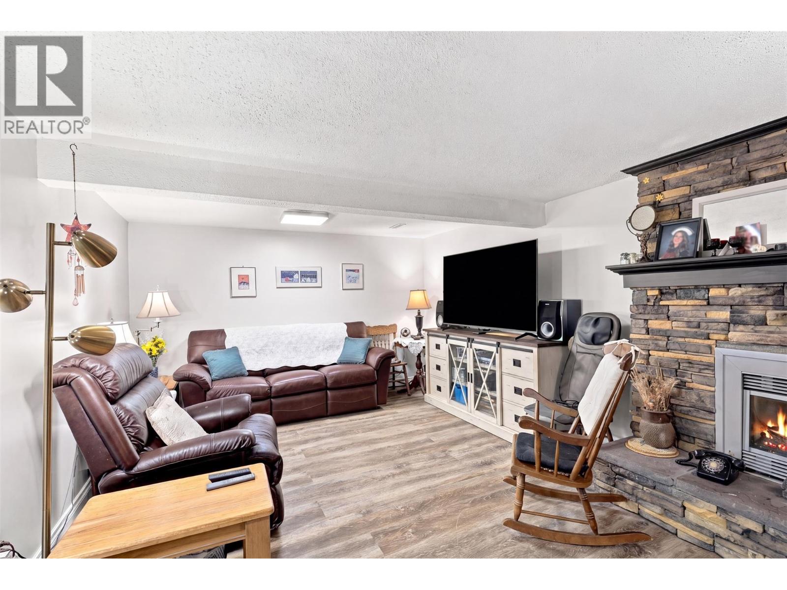 897 WAWN Road - 57