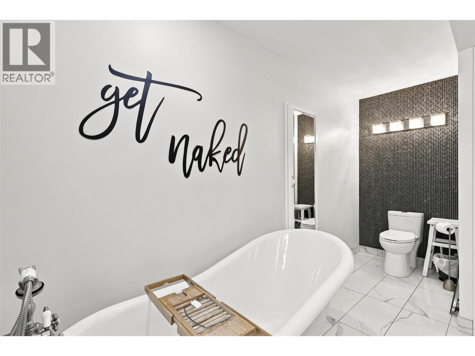 897 WAWN Road - 35