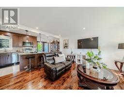 Living room - 60 Dorking Crescent, Toronto, ON M3M2B6 Photo 9