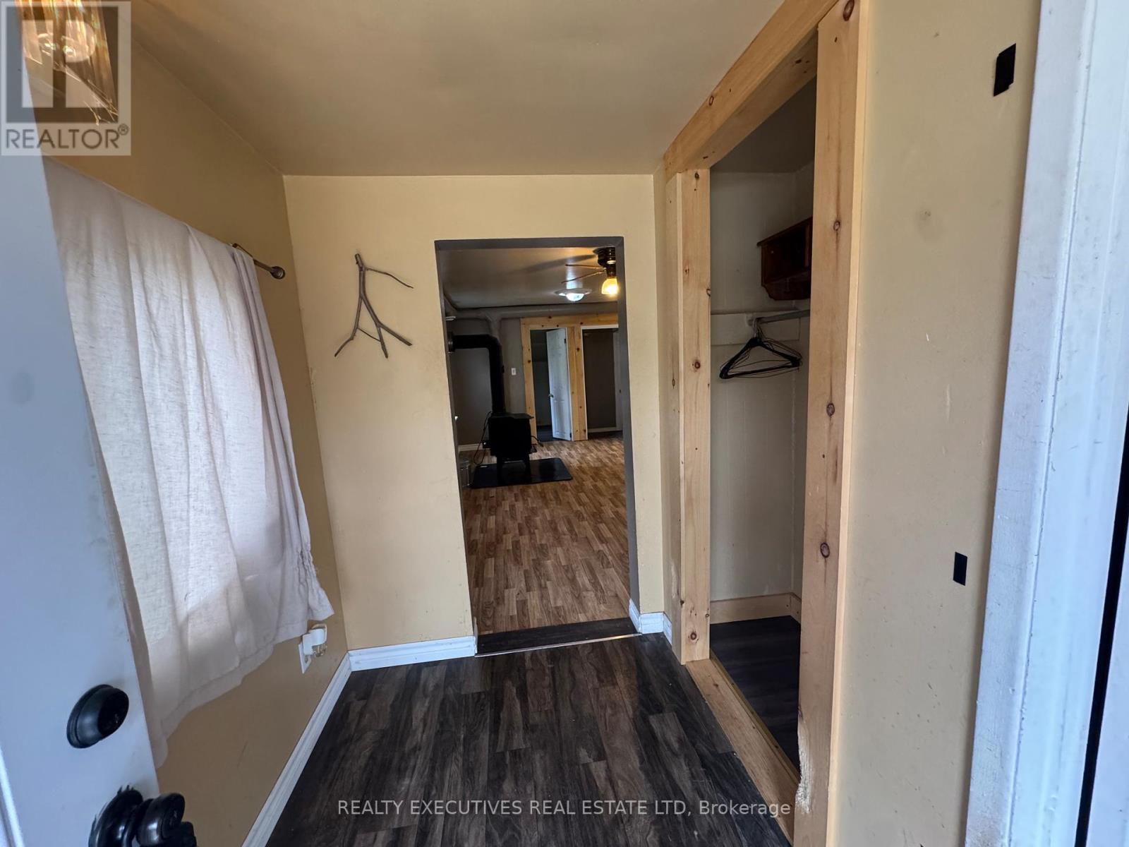 10146 509 ROAD N - 6