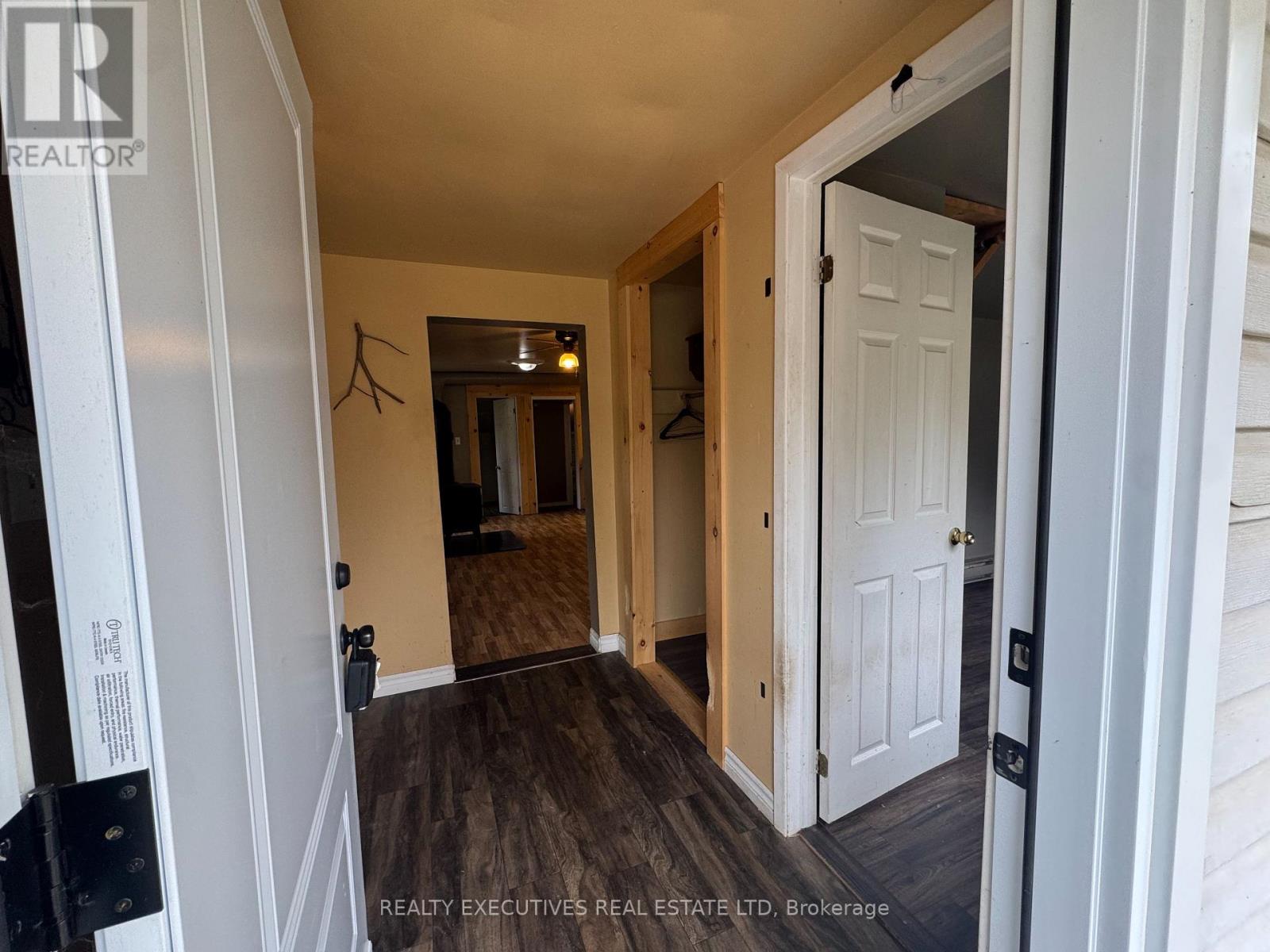 10146 509 ROAD N - 5
