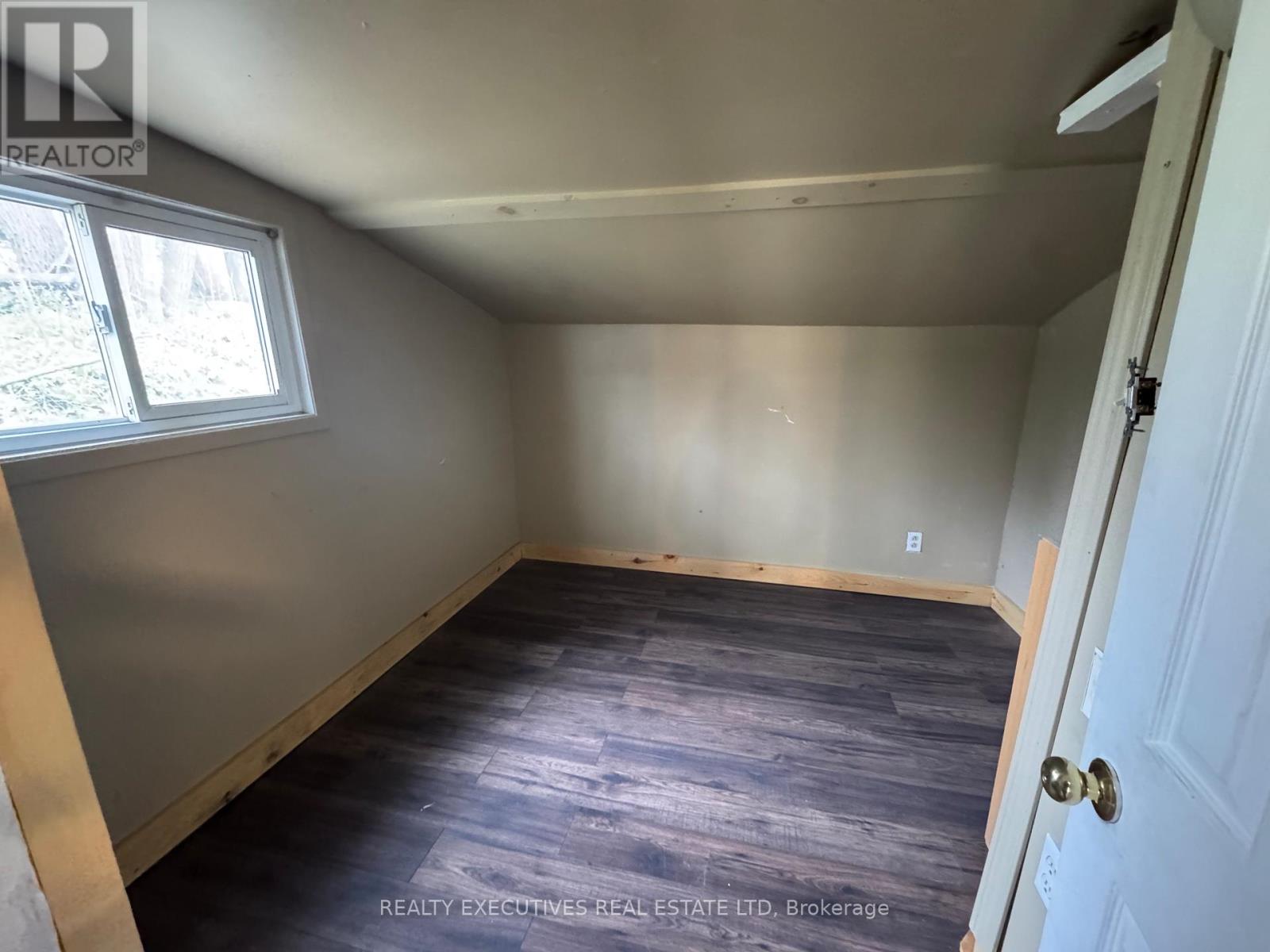 10146 509 ROAD N - 15