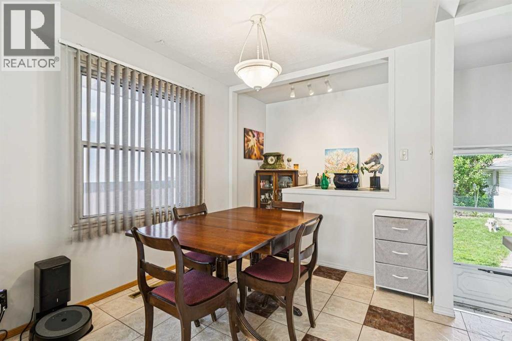 1219 Renfrew Drive NE - 11