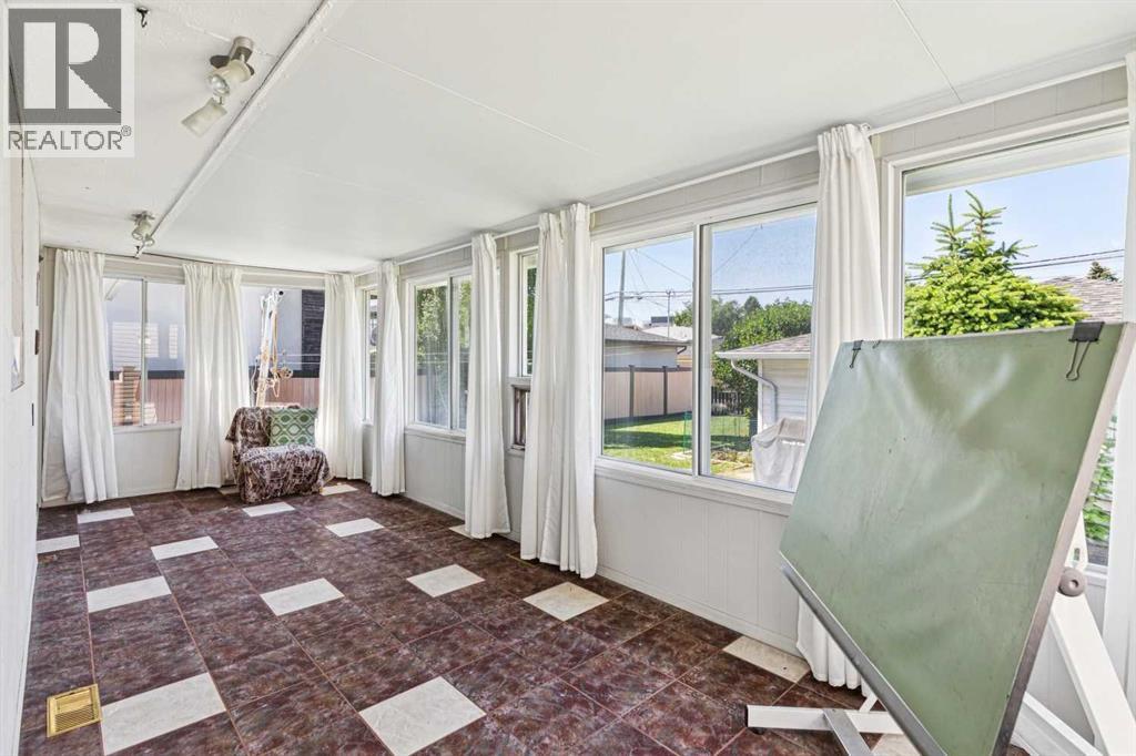 1219 Renfrew Drive NE - 25