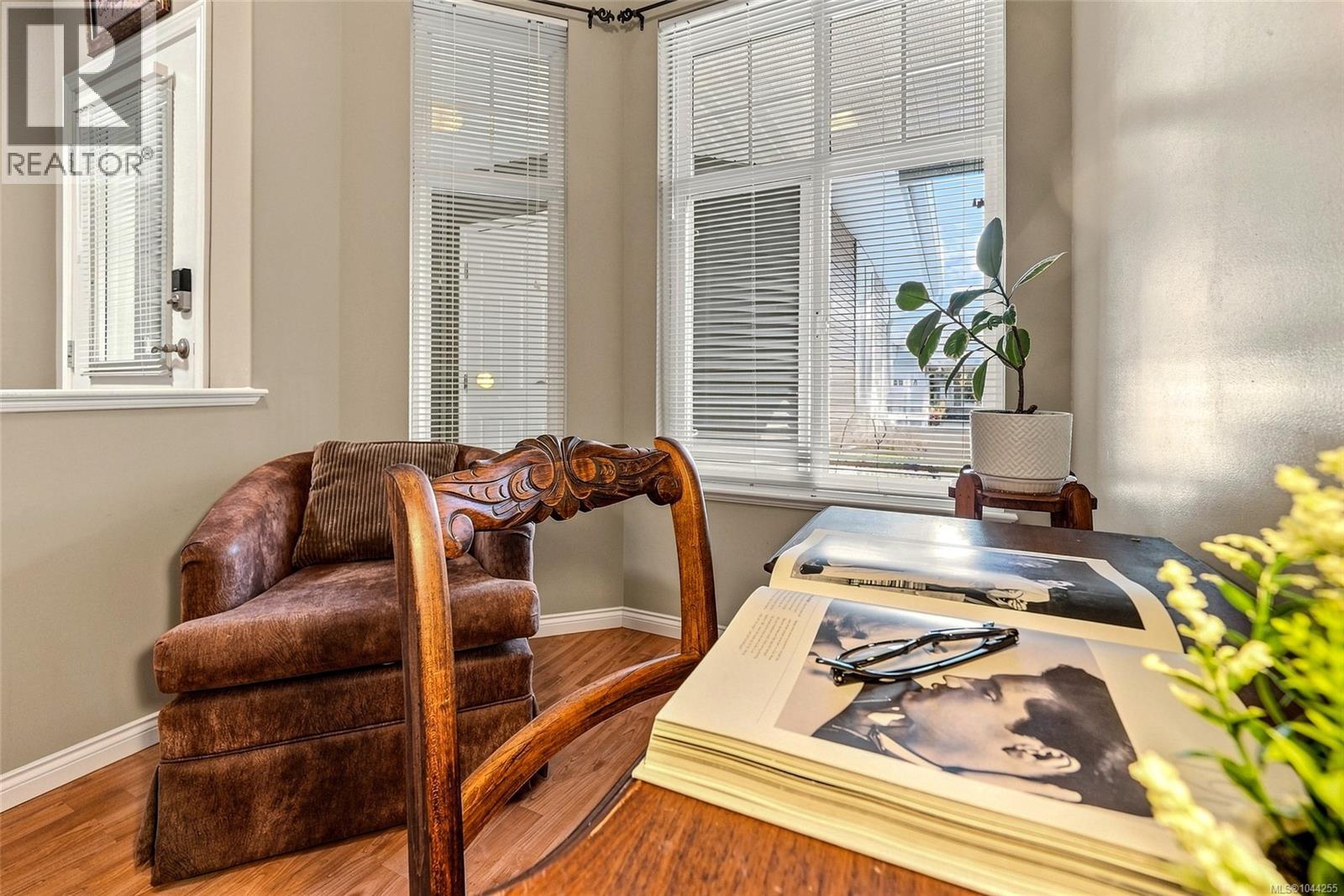#17 631 Blenkin Ave - 23