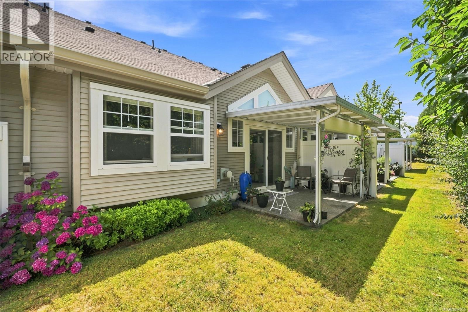 #17 631 Blenkin Ave - 35