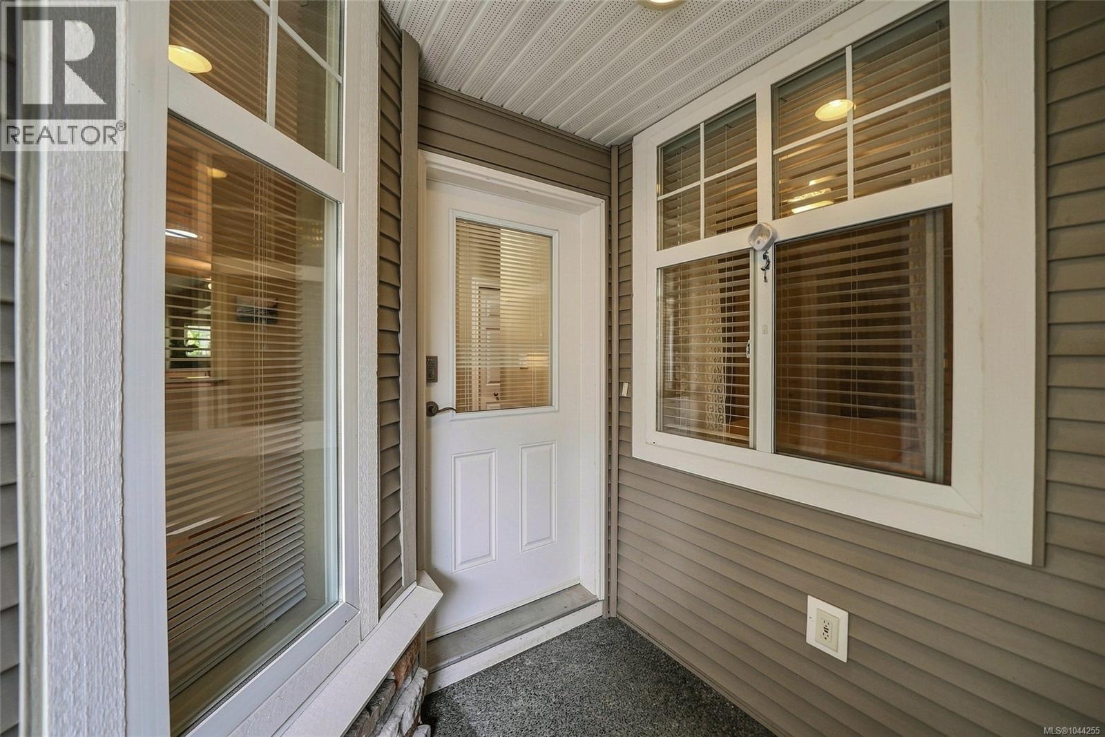 #17 631 Blenkin Ave - 41