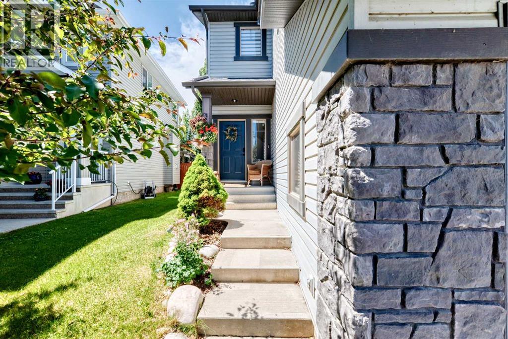24 Brightonstone Gardens SE, New Brighton, Calgary photo 2