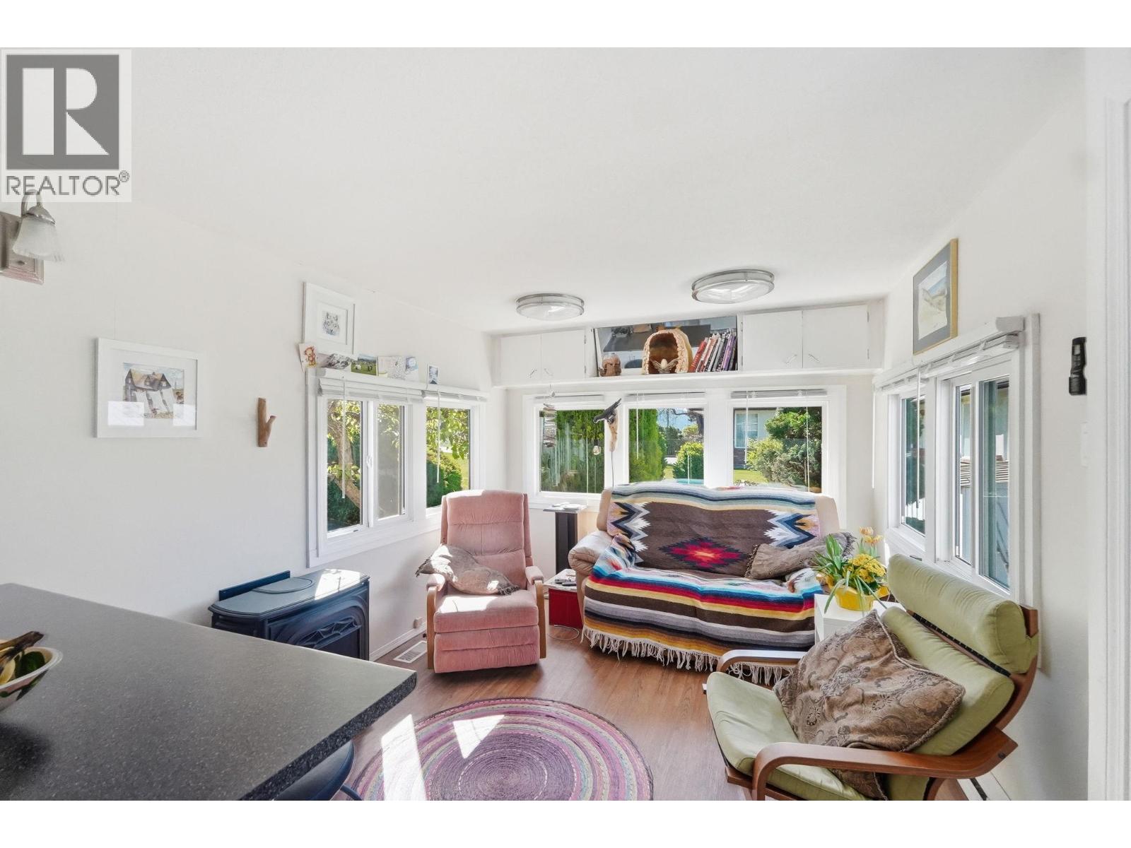 3832 33RD Street - 32