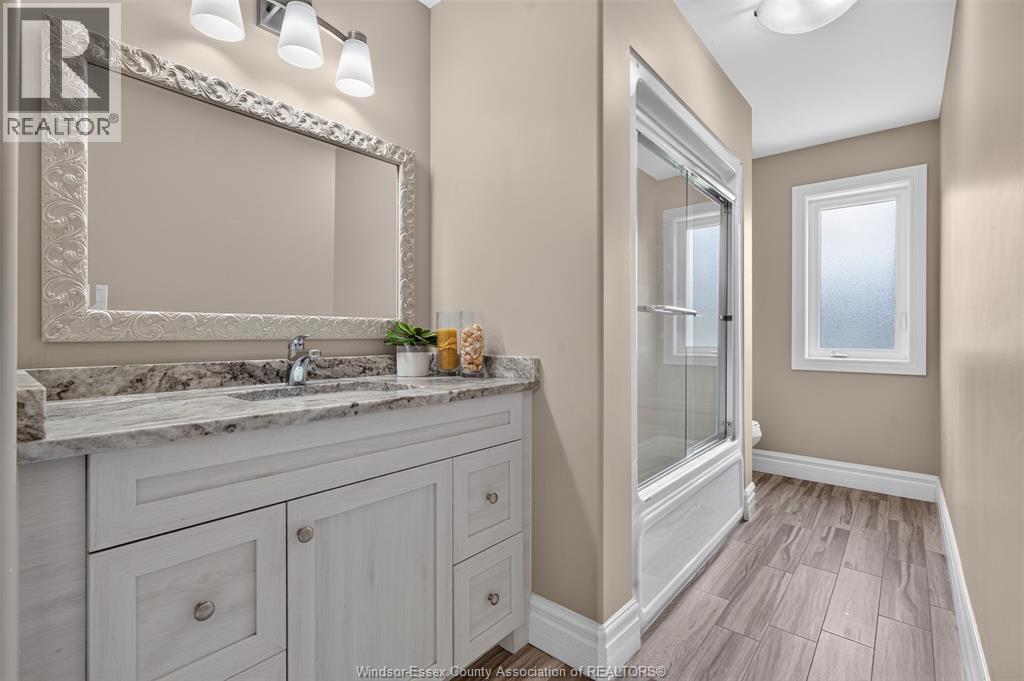 1267 EASTLAWN AVENUE - Image 24