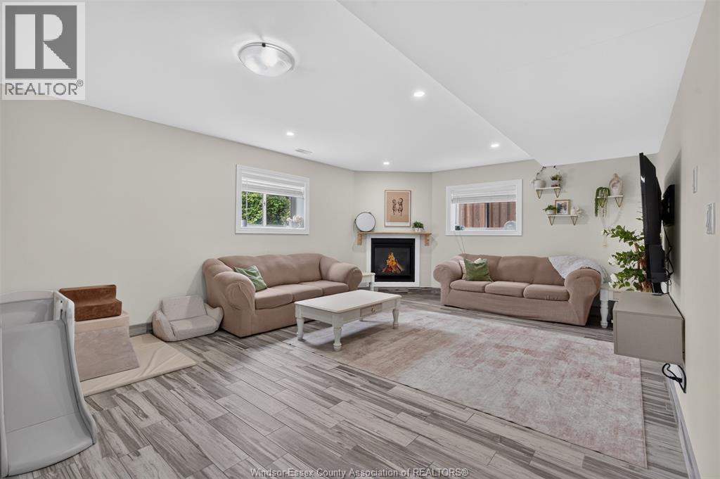 1267 EASTLAWN AVENUE - 28