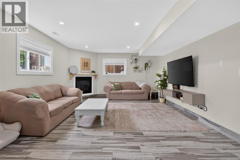 1267 EASTLAWN AVENUE - 29