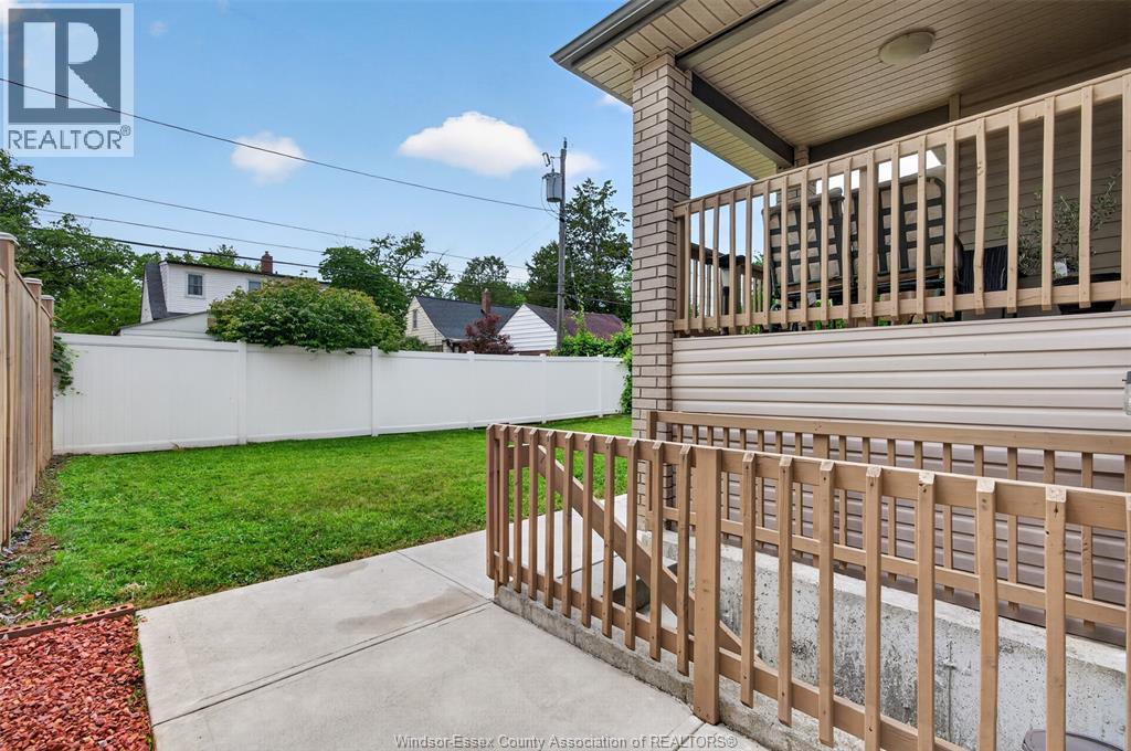 1267 EASTLAWN AVENUE - 41