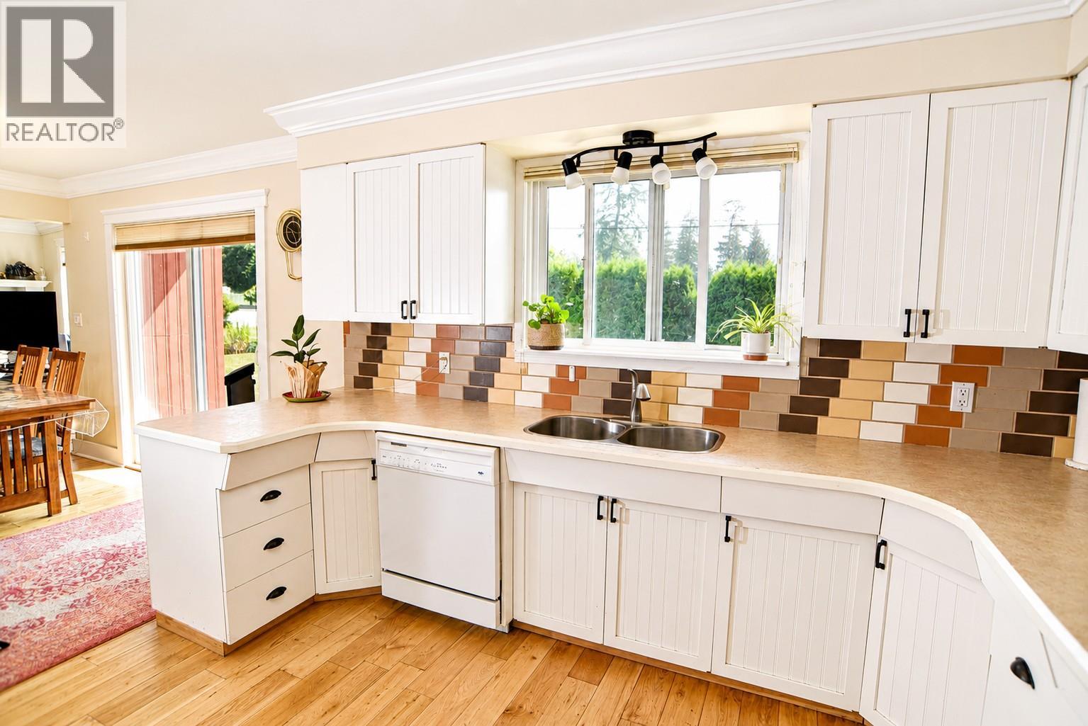 2270 10th Avenue - 11