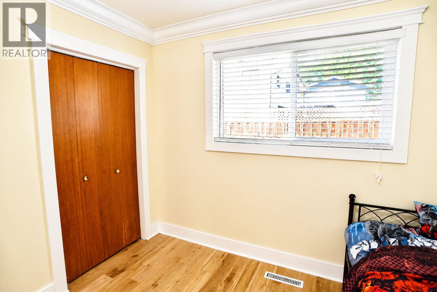 2270 10th Avenue - Image 22