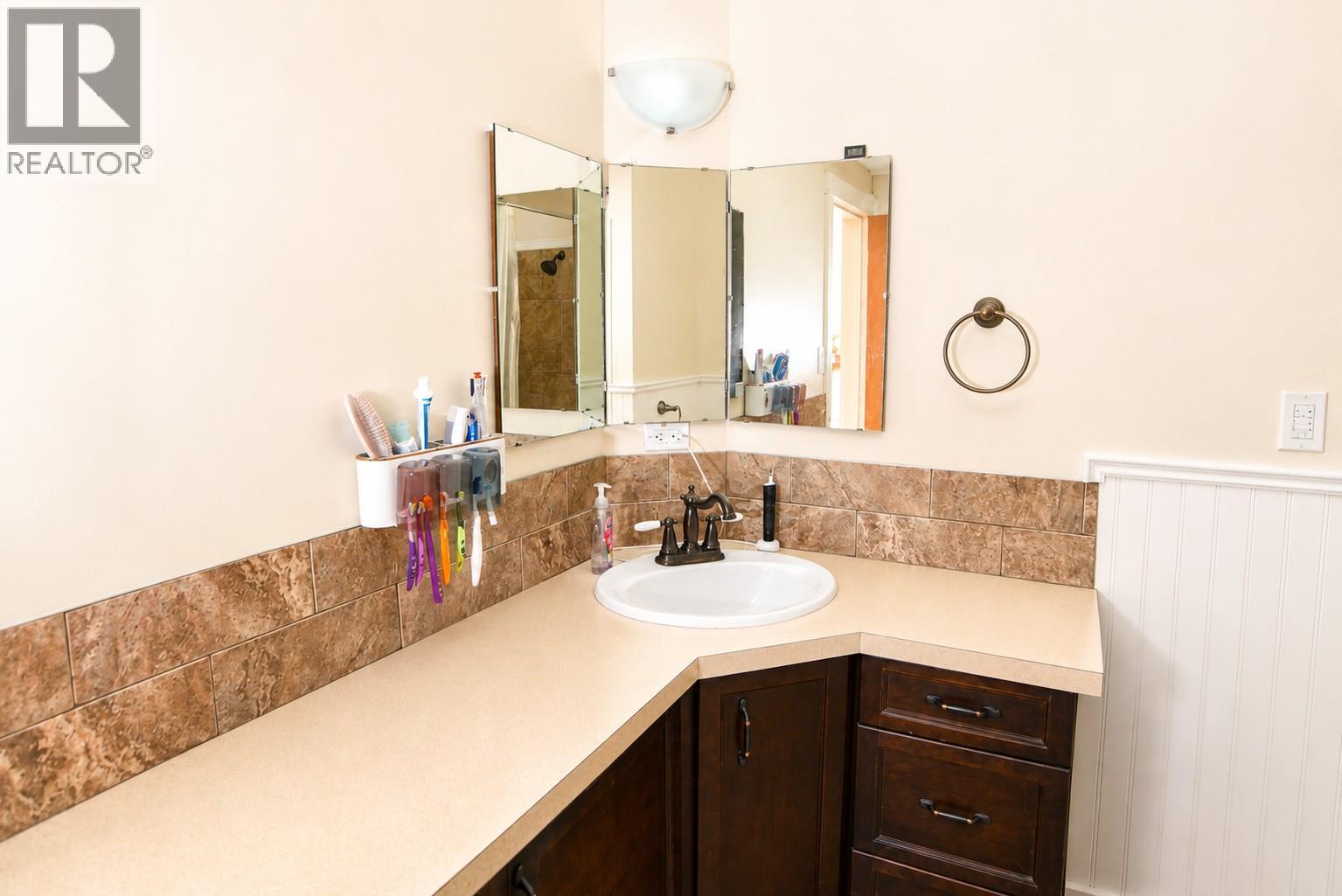 2270 10th Avenue - 24