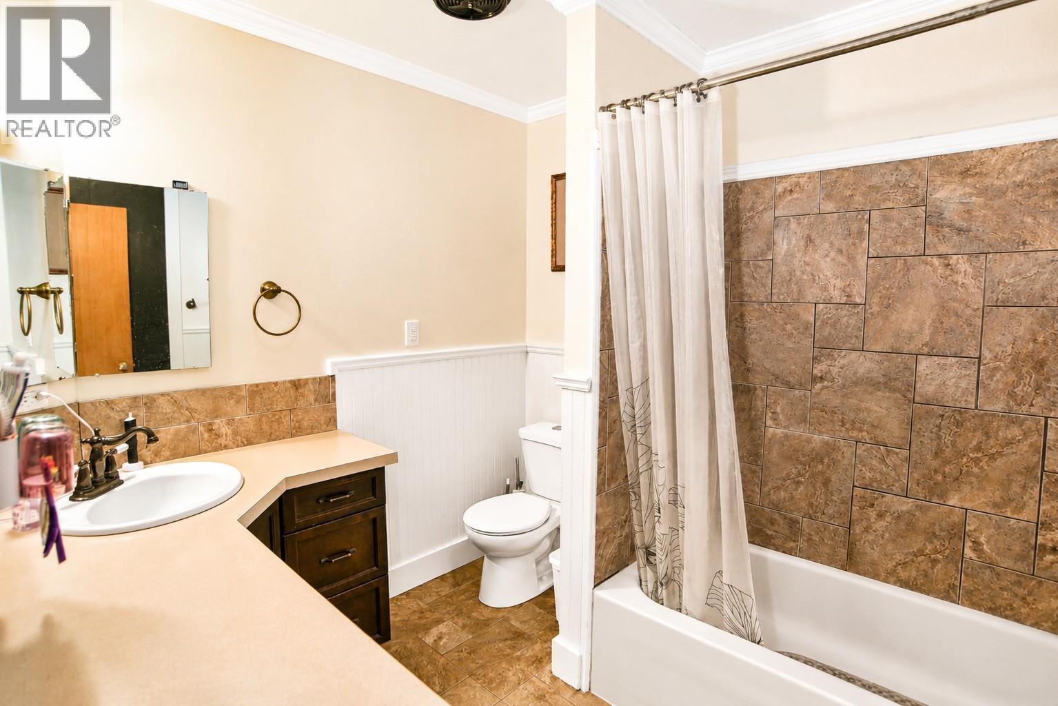 2270 10th Avenue - 25