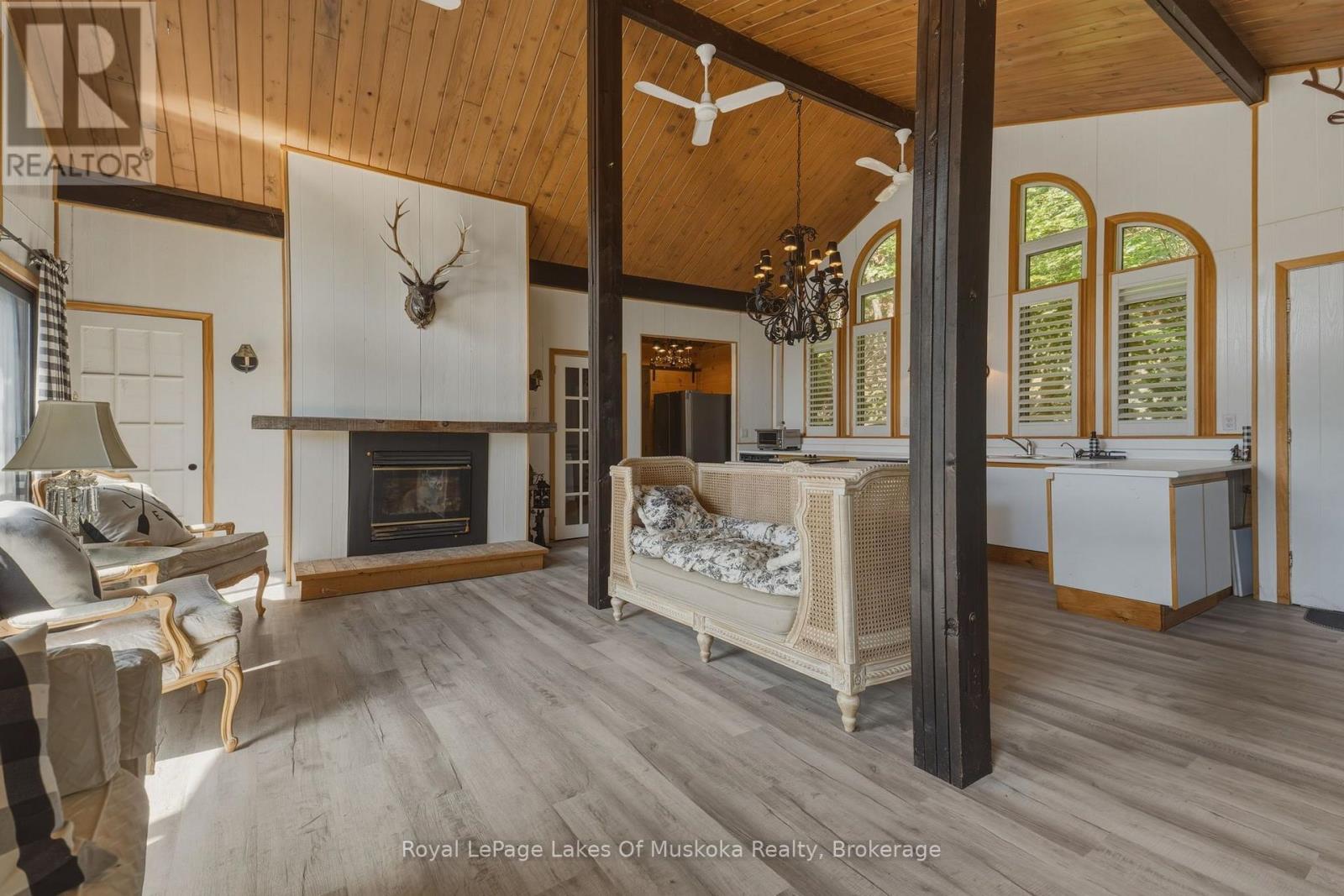 1187 IVY LANE - 24
