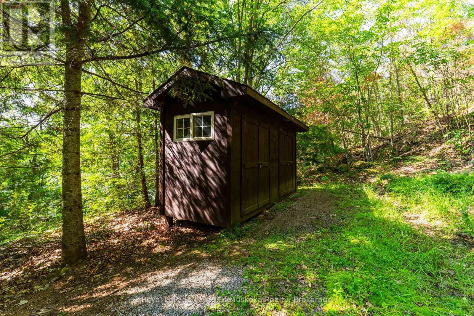 1187 IVY LANE - 44