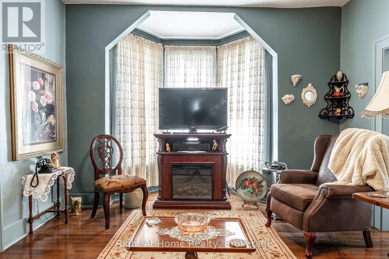 302 HURON STREET - 12