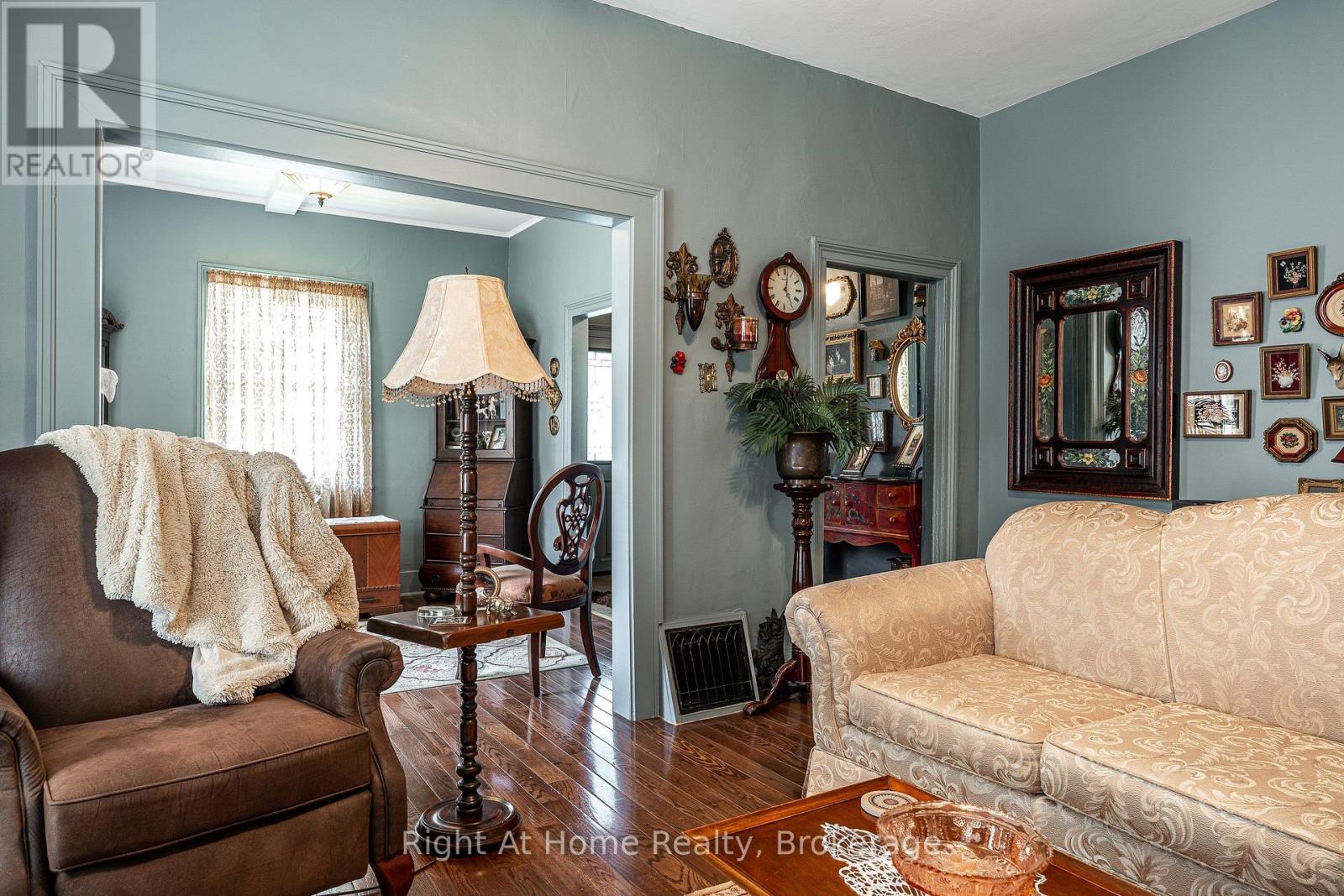 302 HURON STREET - 14