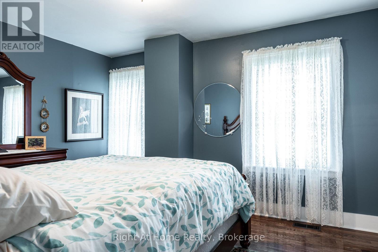 302 HURON STREET - 15