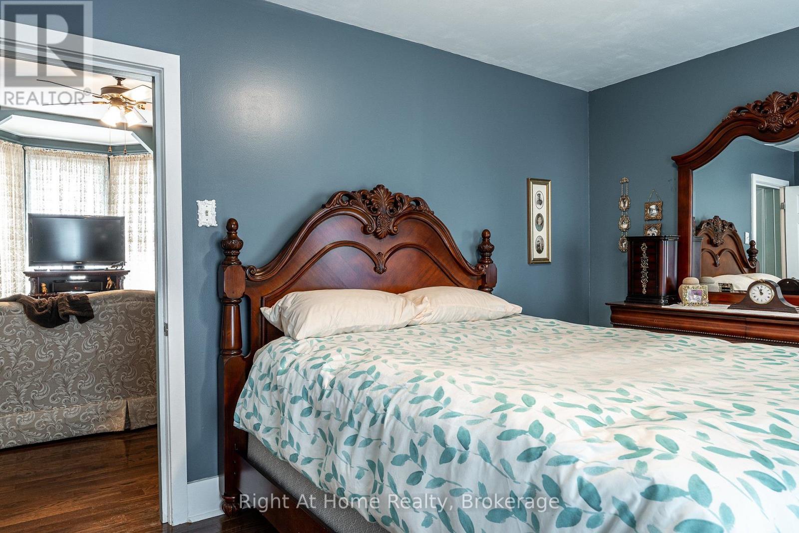 302 HURON STREET - 16