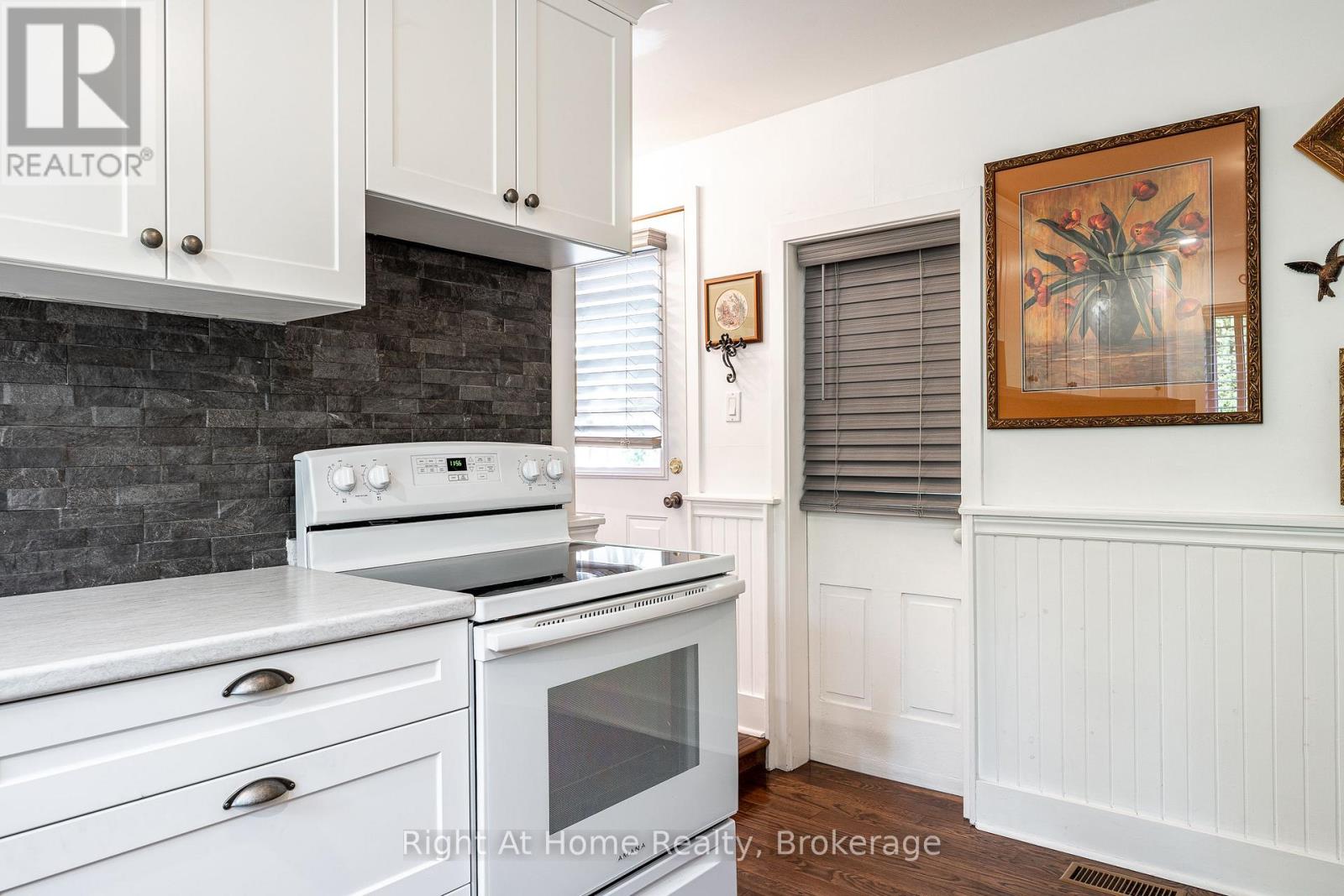 302 HURON STREET - 20