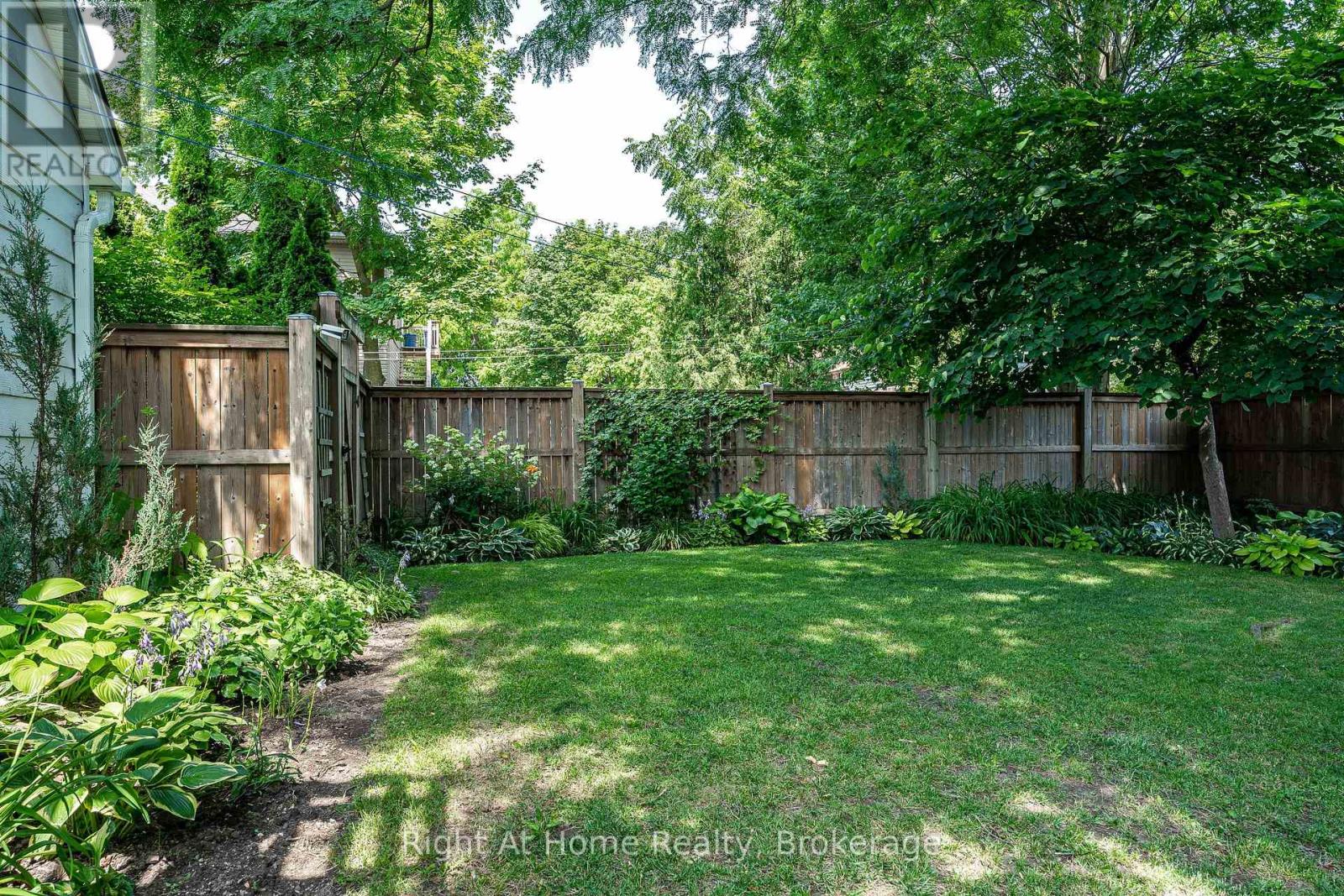 302 HURON STREET - 25
