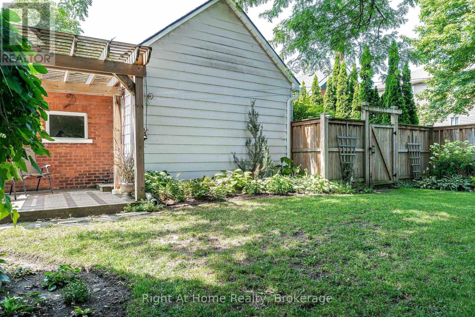 302 HURON STREET - 26