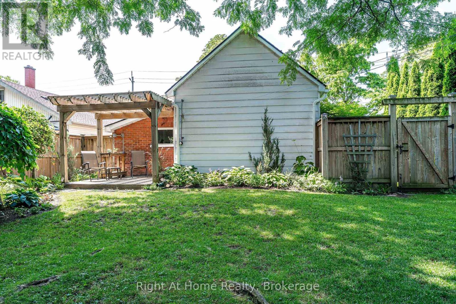 302 HURON STREET - 27