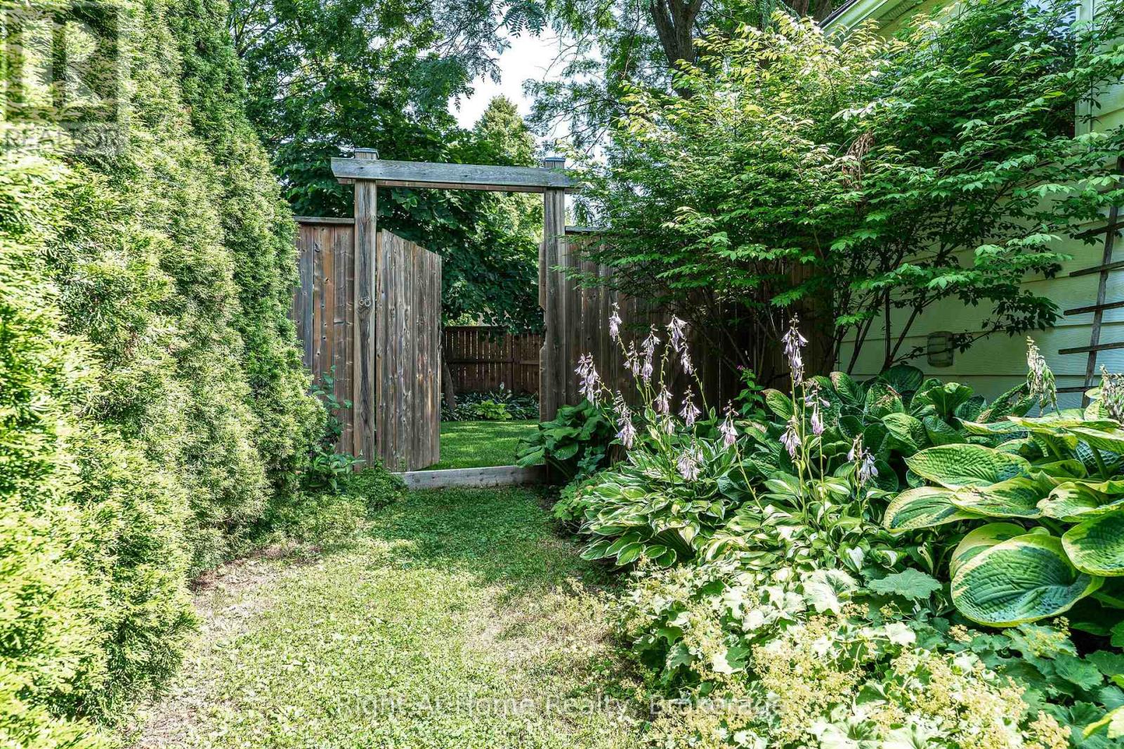 302 HURON STREET - 29