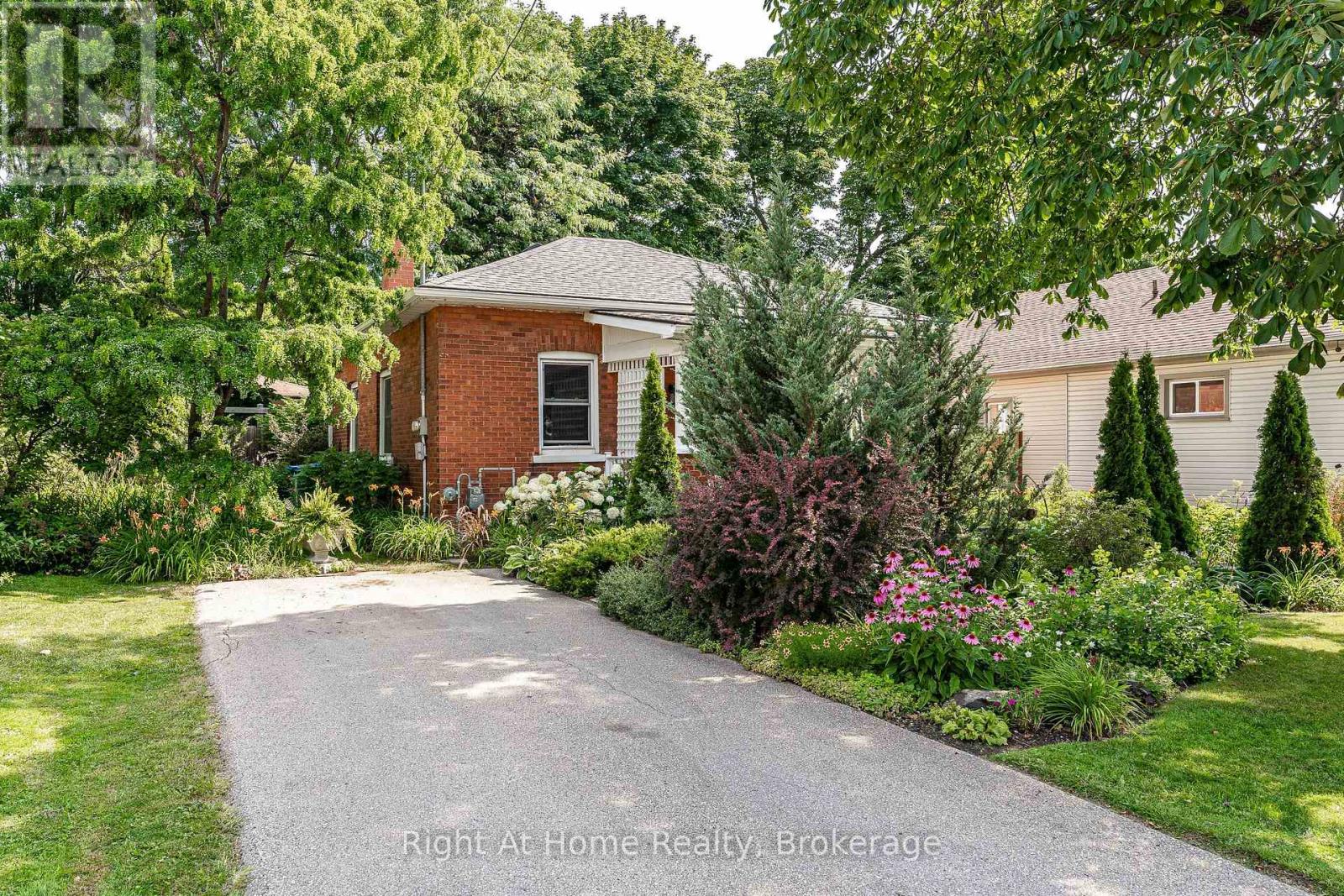 302 HURON STREET - 31