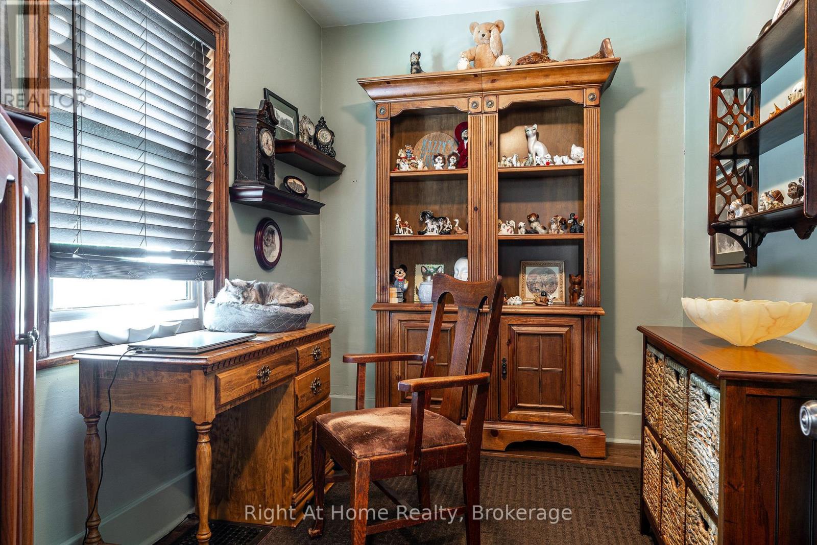 302 HURON STREET - 5