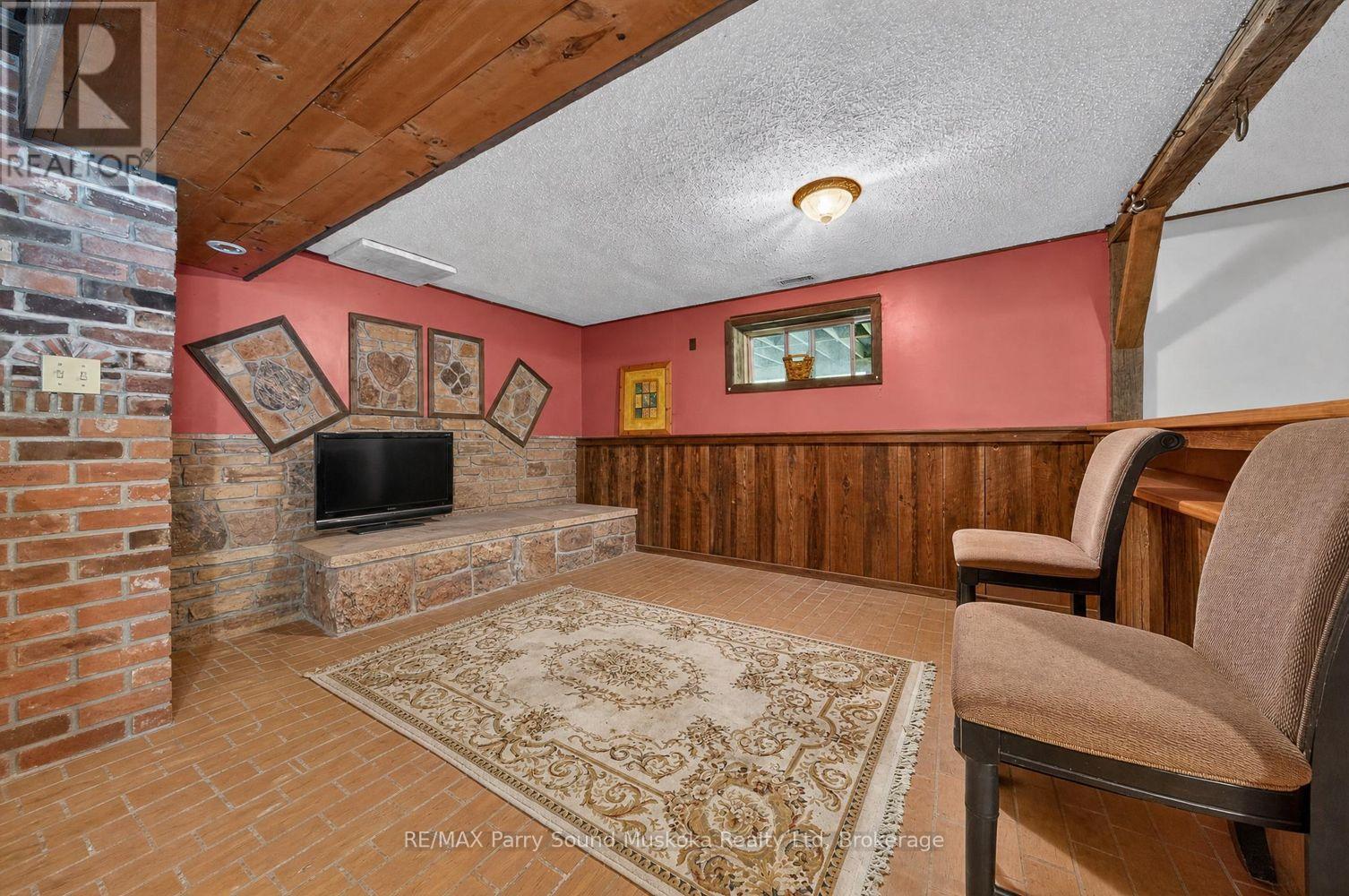 1011 ORANGE LODGE ROAD - 20