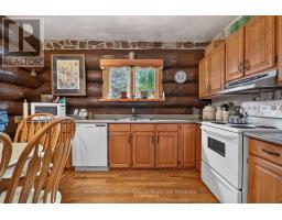 Family room - 1011 Orange Lodge Road, Muskoka Lakes, ON P0C1H0 Photo 8