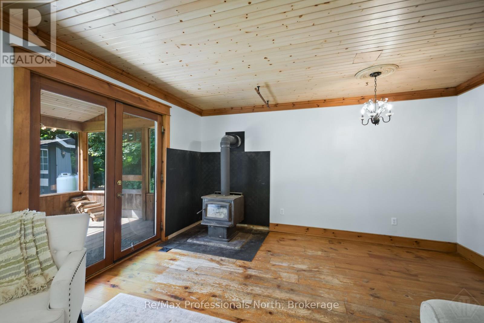 1658 HOUSEY'S RAPIDS ROAD - 12